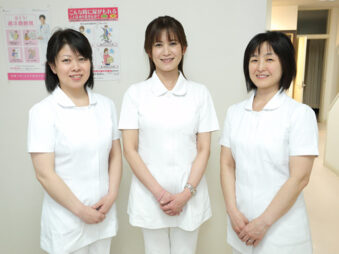 女性スタッフ